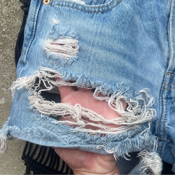 Levi’s Premium Distressed Jean Shorts Size 27 - Picture 3 of 8